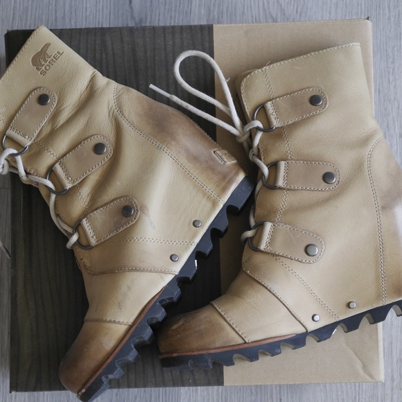 Sorel tan lace up waterproof leather wedge boots | size 6 - Picture 2 of 8